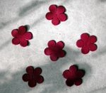 Lederblüte-rot-violett_LEAP012_Foto:www.material-idee.com