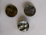 Perlmuttknopf-29mm_PEKN008_Foto:www.material-idee.com